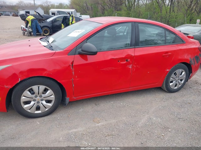1G1PA5SG2E7151755 Chevrolet Cruze Ls Auto