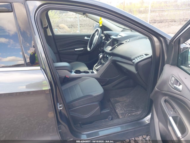 1FMCU9GX5GUA06660 Ford ESCAPE SE