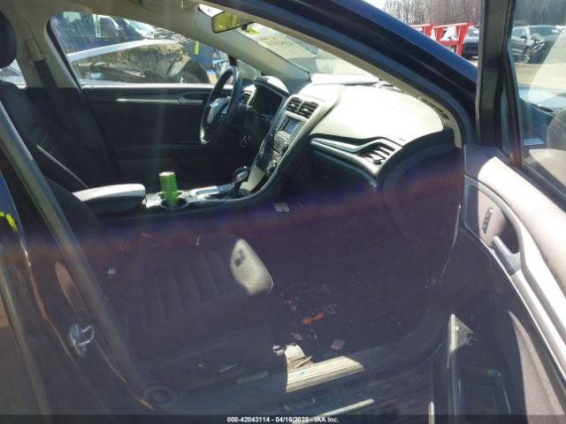 3FA6P0HD2FR221031 Ford FUSION SE