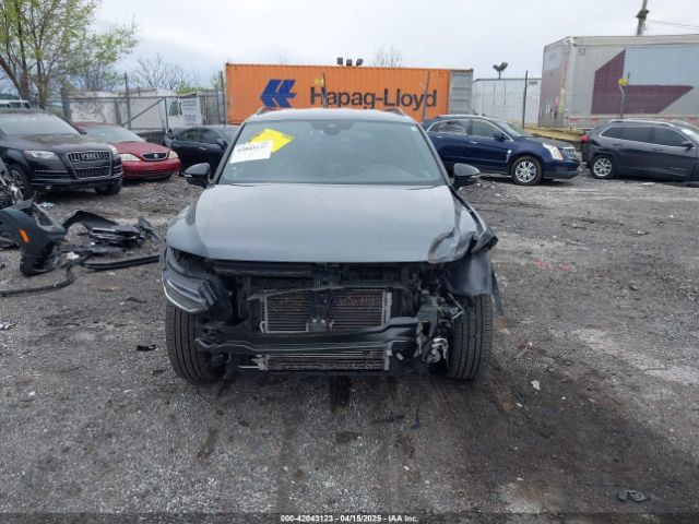 3VVCB7AX9NM014741 Volkswagen Tiguan