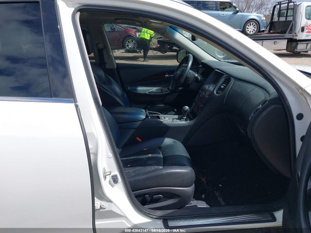 JN1BJ0HR3FM773137 Infiniti Qx50 Journey
