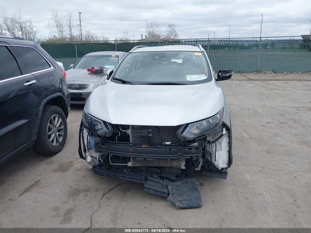 JN1BJ1BW3NW680142 Nissan Rogue Sport Sv Awd Xtronic Cvt