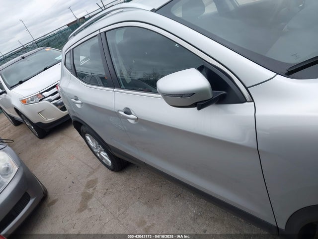 JN1BJ1BW3NW680142 Nissan Rogue Sport Sv Awd Xtronic Cvt