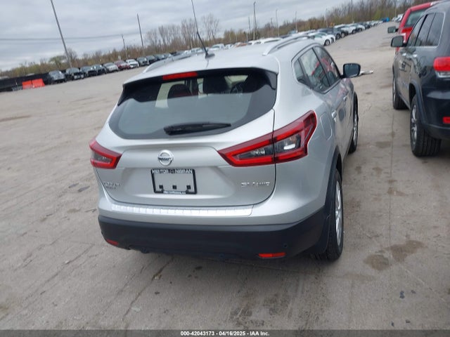 JN1BJ1BW3NW680142 Nissan Rogue Sport Sv Awd Xtronic Cvt