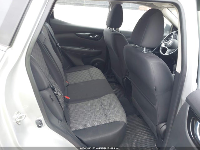 JN1BJ1BW3NW680142 Nissan Rogue Sport Sv Awd Xtronic Cvt