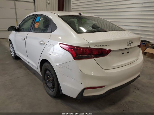 Hyundai ACCENT SE 2018 3KPC24A37JE020049 Image 3