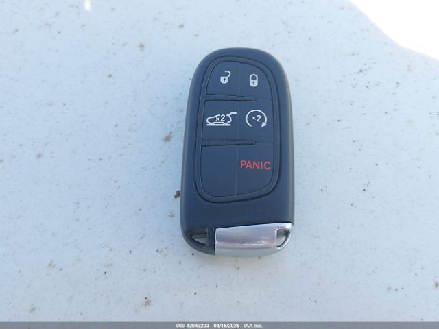 1C4PJMCS3FW777973 Jeep Cherokee Latitude Altitude