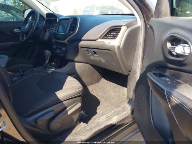 1C4PJMCS3FW777973 Jeep Cherokee Latitude Altitude