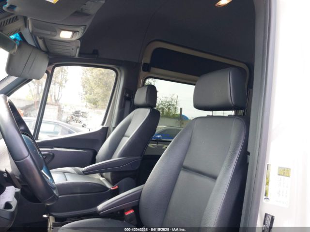 W1Z40FHYXNT087420 Mercedes-Benz Sprinter 2500 Standard Roof I4
