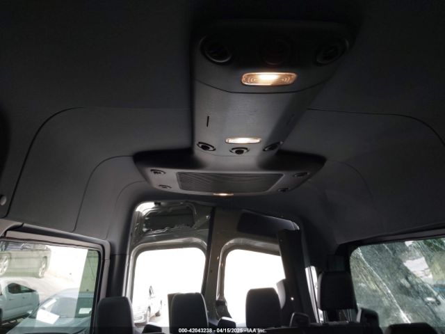 W1Z40FHYXNT087420 Mercedes-Benz Sprinter 2500 Standard Roof I4