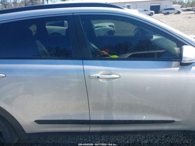 KNDCC3LC2K5248526 KIA Niro S Touring