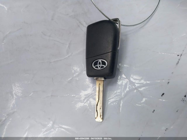 5YFEPRAE7LP030283 Toyota COROLLA LE