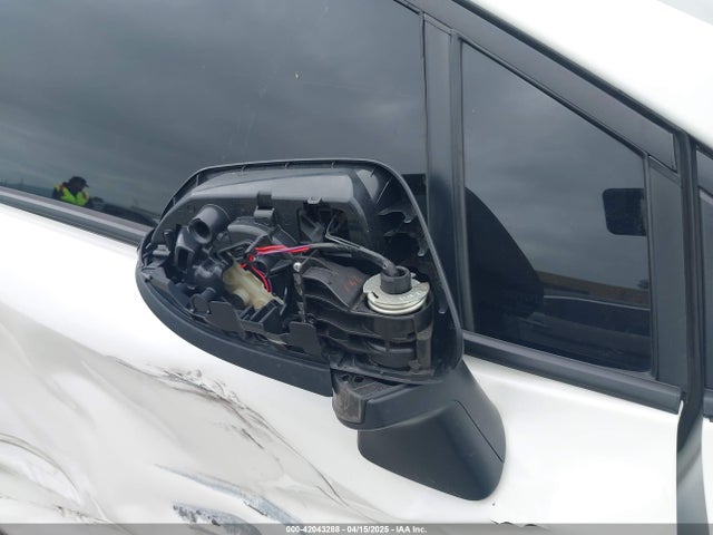5YFEPRAE7LP030283 Toyota COROLLA LE