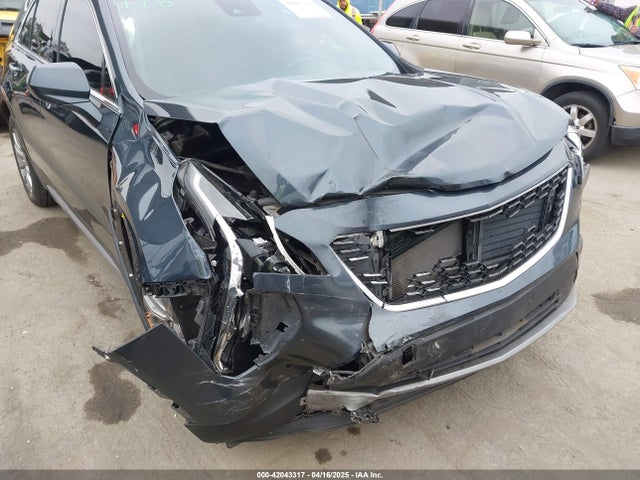 2019 CADILLAC XT4 1GYFZCR4XKF159397 Photo 5