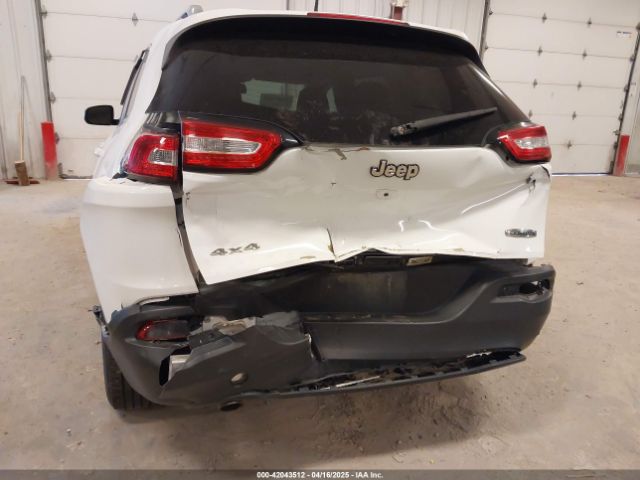 1C4PJMCB2HW545464 Jeep Cherokee Latitude 4x4
