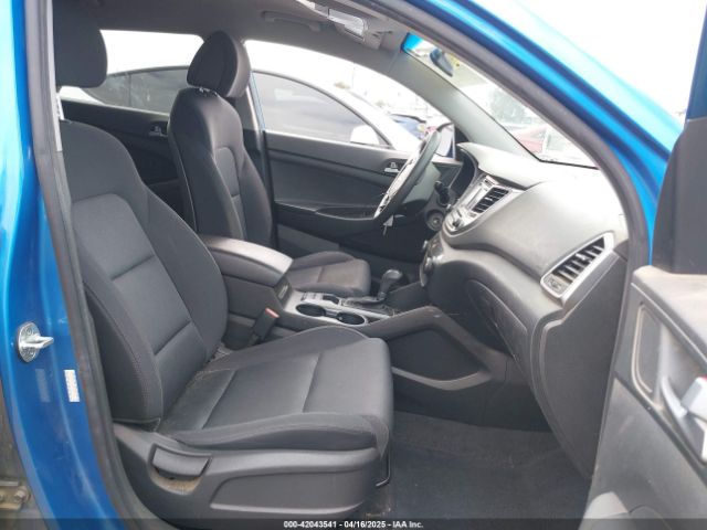KM8J23A4XHU481618 Hyundai TUCSON SE