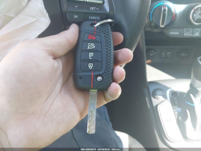 KM8K1CAA3MU674975 Hyundai Kona Se