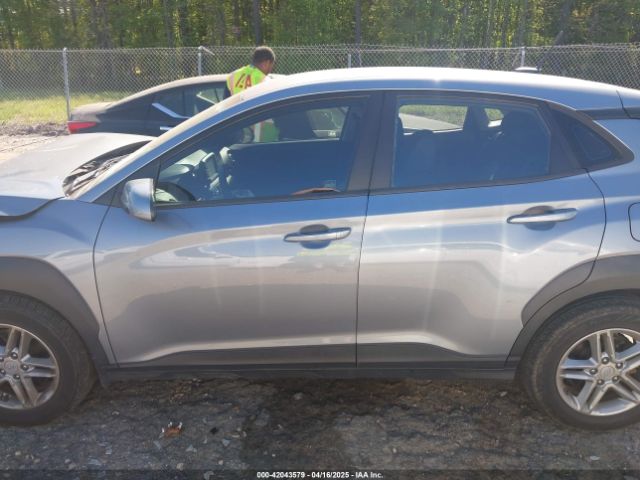 KM8K1CAA3MU674975 Hyundai Kona Se