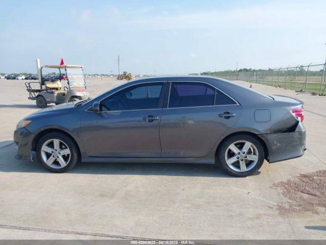 4T1BF1FKXEU359728 Toyota CAMRY SE