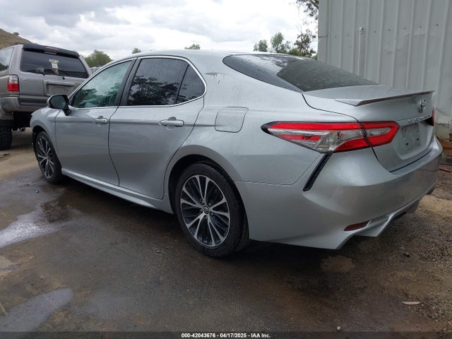 4T1B11HK9JU636696 Toyota CAMRY SE