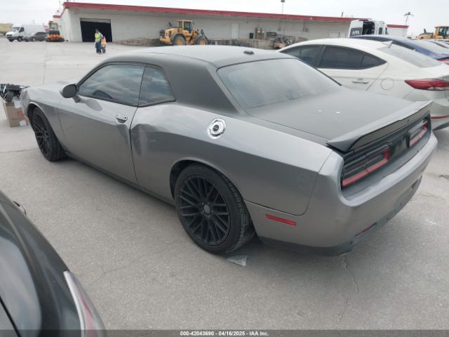 2C3CDZAT5FH723429 Dodge Challenger R/t