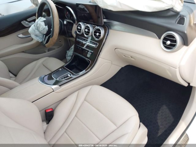 W1N0G8DBXNG032757 Mercedes-Benz Glc 300 Suv