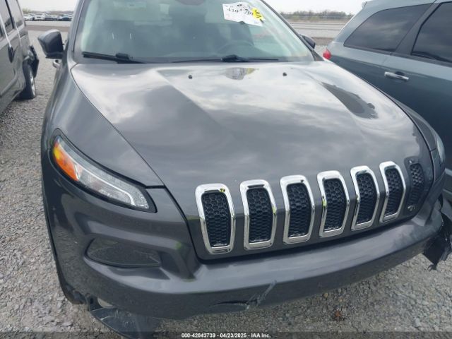 1C4PJMCB0EW227760 Jeep Cherokee Latitude