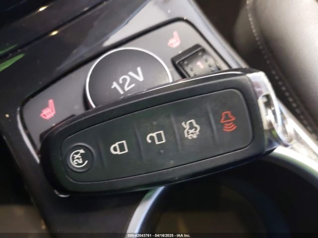1FMCU9J94GUC28648 Ford Escape Titanium