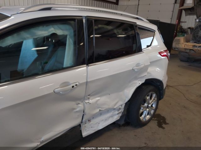 1FMCU9J94GUC28648 Ford Escape Titanium