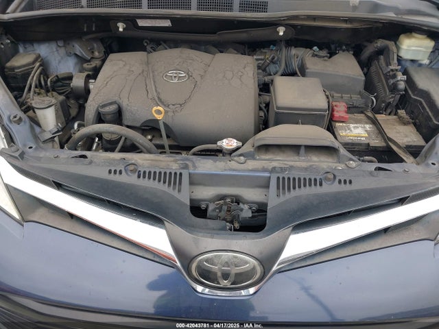5TDKZ3DC6JS931590 Toyota Sienna Le 8 Passenger
