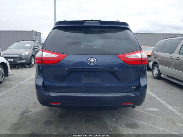 5TDKZ3DC6JS931590 Toyota Sienna Le 8 Passenger