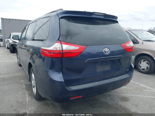 5TDKZ3DC6JS931590 Toyota Sienna Le 8 Passenger
