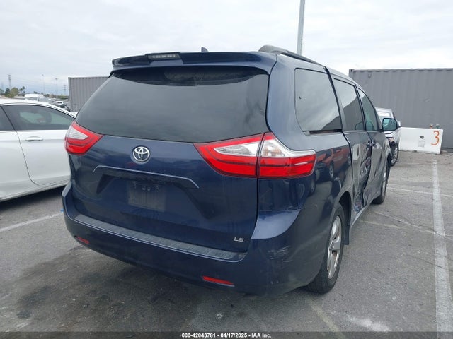 5TDKZ3DC6JS931590 Toyota Sienna Le 8 Passenger