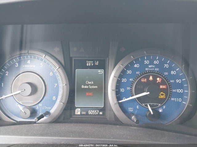 5TDKZ3DC6JS931590 Toyota Sienna Le 8 Passenger