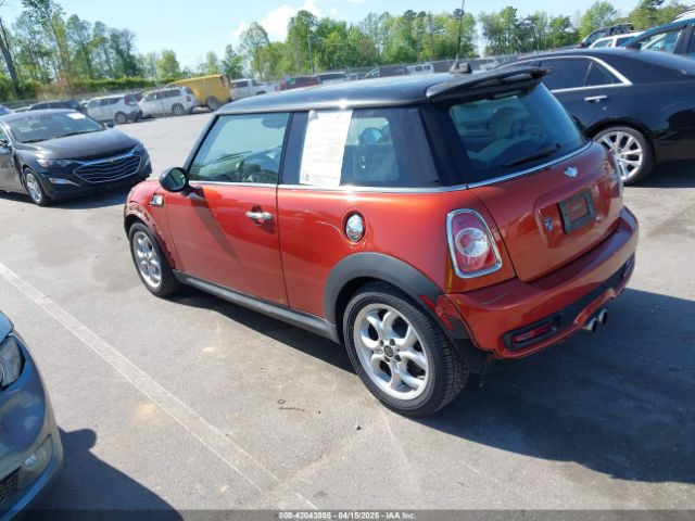 2011 MINI COOPER S WMWSV3C58BTY12535 Photo 2