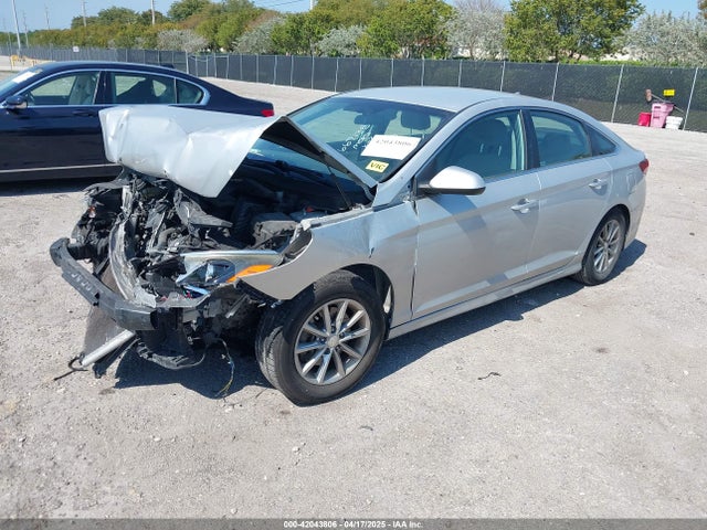 5NPE24AFXJH667138 Hyundai SONATA SE
