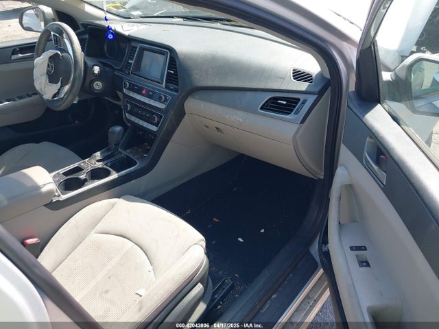 5NPE24AFXJH667138 Hyundai SONATA SE