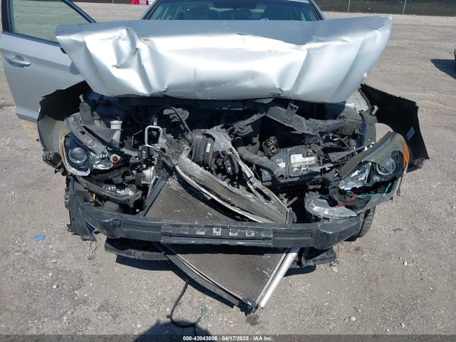5NPE24AFXJH667138 Hyundai SONATA SE