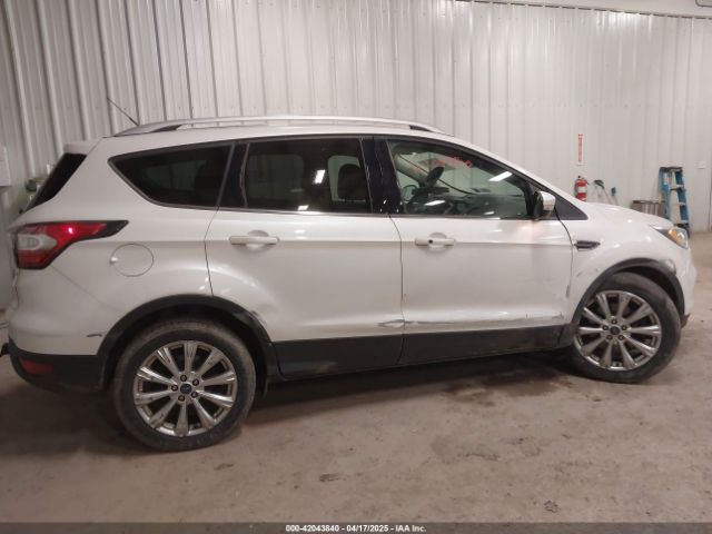 1FMCU9J96HUB13454 Ford Escape Titanium