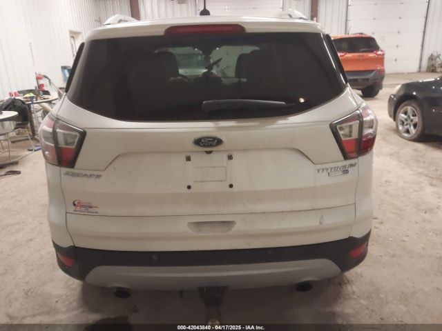 1FMCU9J96HUB13454 Ford Escape Titanium
