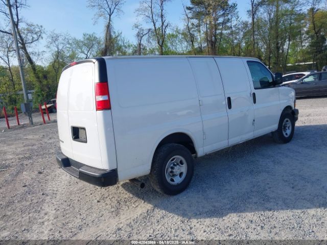 1GCWGAFP0M1206242 Chevrolet Express Cargo Rwd 2500 Regular Wheelbase Wt