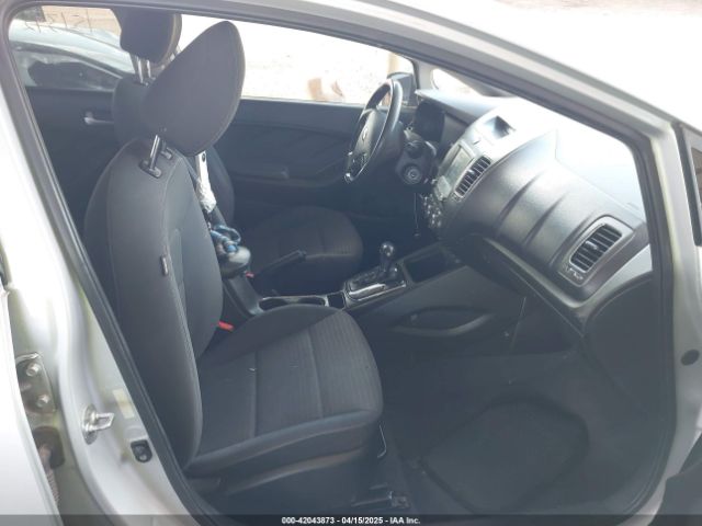 3KPFL4A79JE260667 KIA FORTE LX