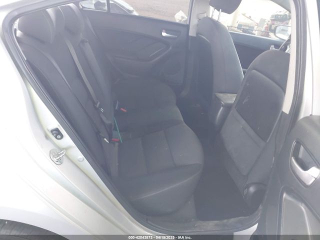 3KPFL4A79JE260667 KIA FORTE LX