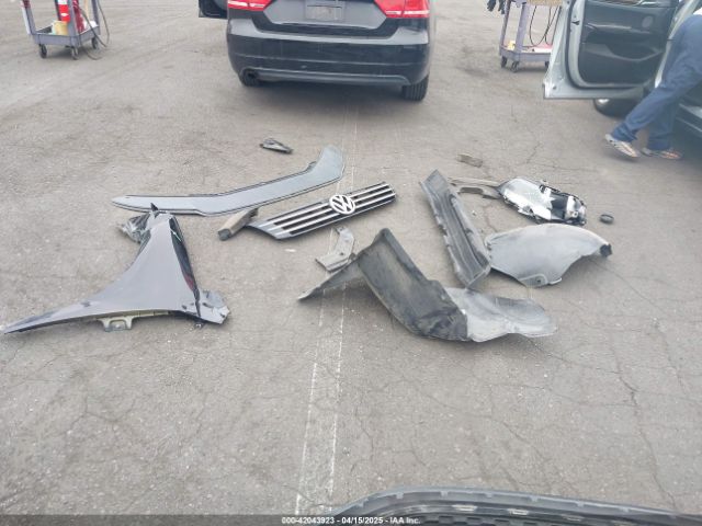 1VWAT7A35FC077089 Volkswagen Passat 1.8t S