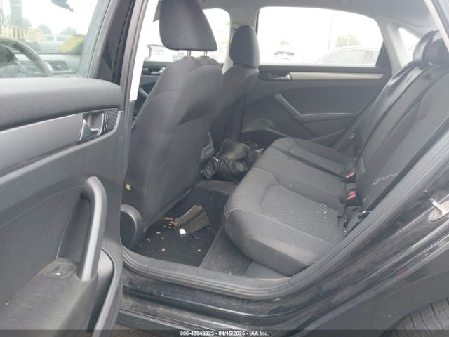 1VWAT7A35FC077089 Volkswagen Passat 1.8t S