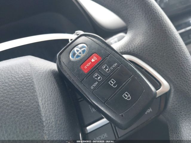 5TDKRKEC4MS024401 Toyota SIENNA LE
