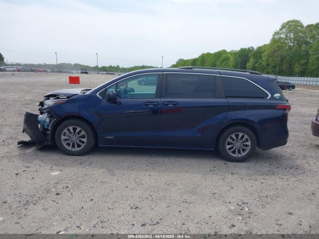5TDKRKEC4MS024401 Toyota SIENNA LE