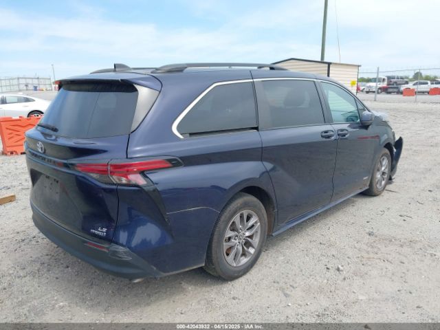 5TDKRKEC4MS024401 Toyota SIENNA LE
