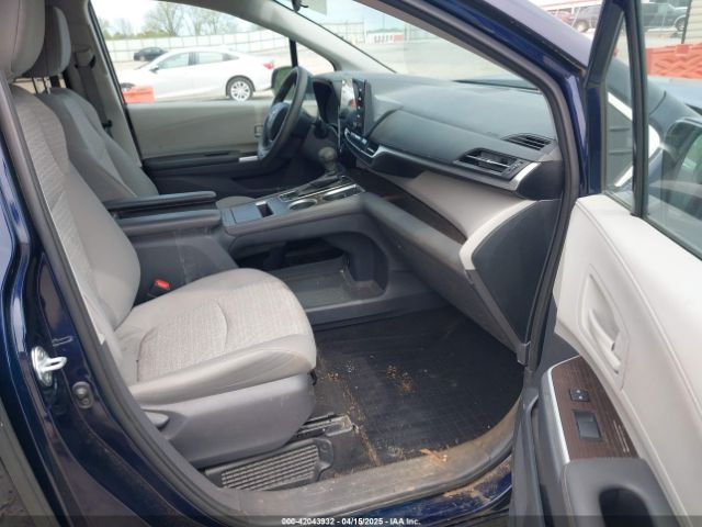 5TDKRKEC4MS024401 Toyota SIENNA LE