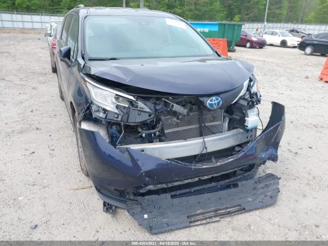 5TDKRKEC4MS024401 Toyota SIENNA LE